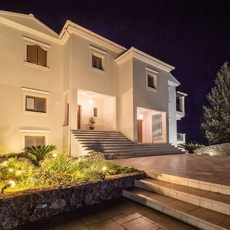 Villa Althea 1 Kompítsion